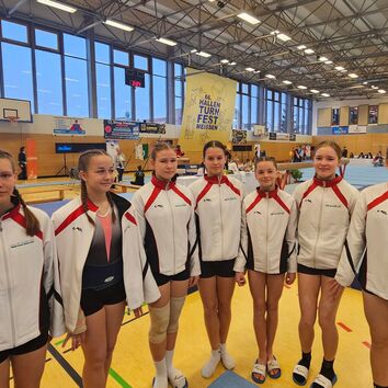 Die TV90-Riege beim Meißner Hallenturnfest